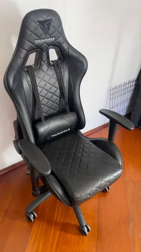 Cadeira Gamer Thunderx3 TGC12 com Encosto Reclinável e Apoio Lombar - Usada