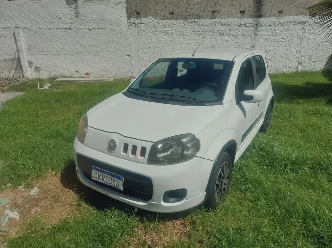 Fiat Uno Sporting 1.4 EVO Fire Flex 8V 4P 2013