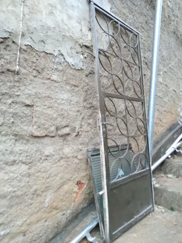 Porta de ferro