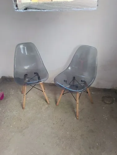 Cadeiras de acrílico