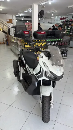 HONDA ADV 2022 BRANCA - APENAS 10.000 KM - R$ 21.000