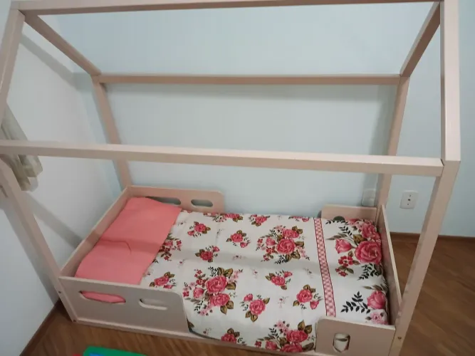 Mini cama montessoriana