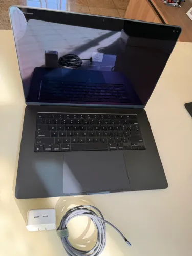 MacBook Air m2 256gb/8ram 15 polegadas