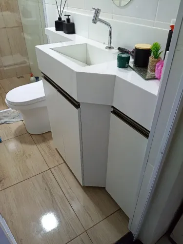 Vagas p/ Marceneiro e Auxiliar