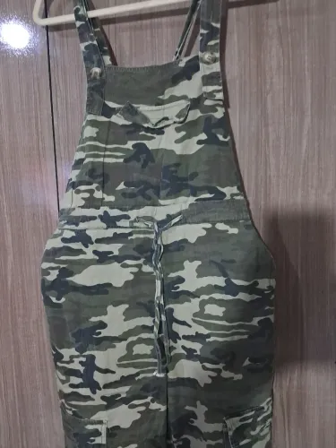 Macacão camuflado