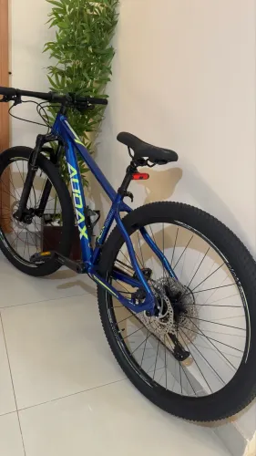 Bicicleta aro 29 com kit Shimano deore