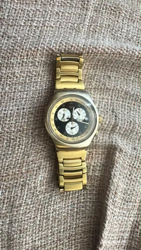 Relógio Swatch cara preta