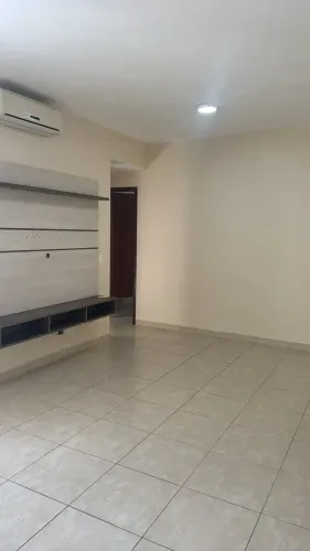 Alugo apartamento Weekend Club, 2 quartos, andar alto, vista rio R$: 2.900,00