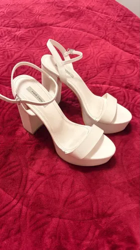 salto meia pata off white parô cool