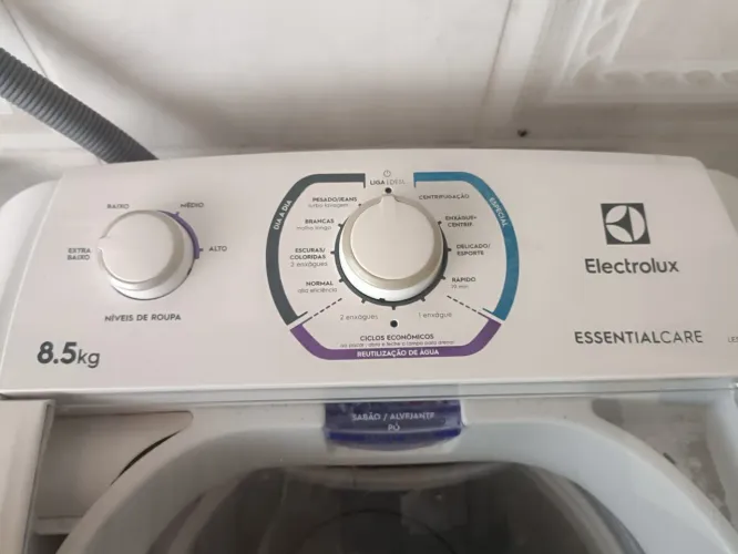 Máquina de lavar roupas Eletrolux 