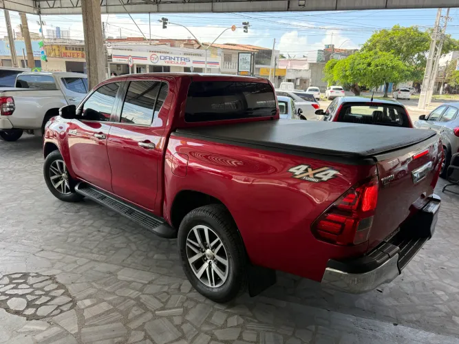 Toyota Hilux CD SRX 4X4 2.8 TDI 16V Diesel Aut. 2017
