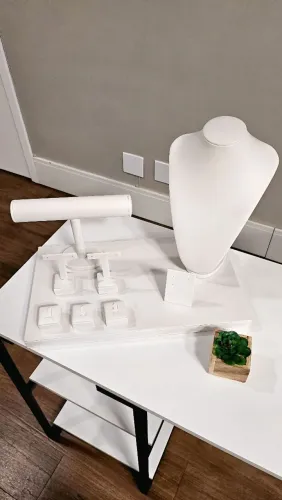 Kit Expositor para Semijoias | Corino Branco | Completo