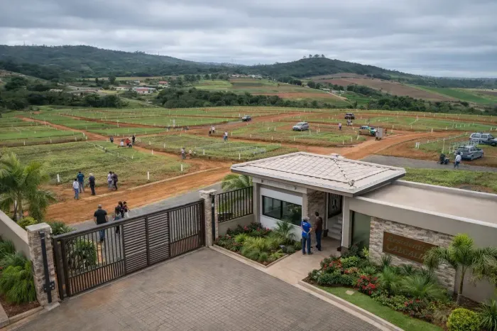 quem investi em terra não erra  terrenos em cotia