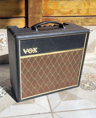 Amplificador vox pathfinder 15r 