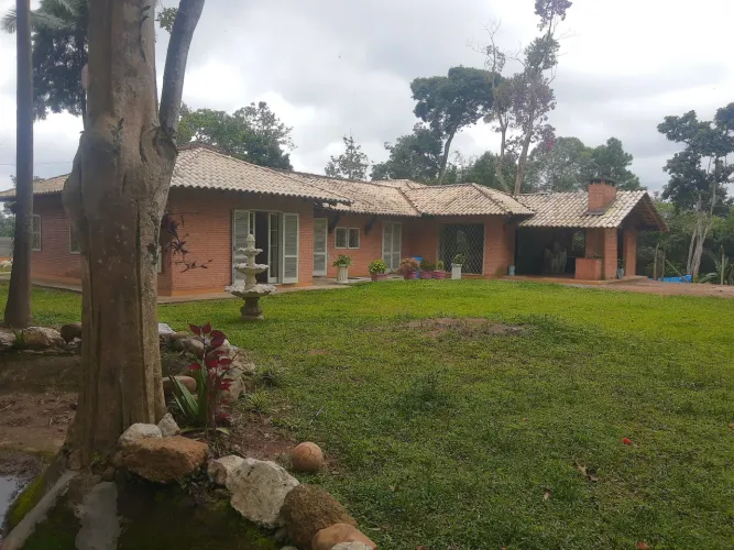 VENDO TROCO CHÁCARA 4.000m² CASA 5 QUARTOS EM ITAPECERICA DA SERRA ( 4259 )