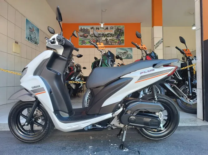 FLUO 125 2023 branca