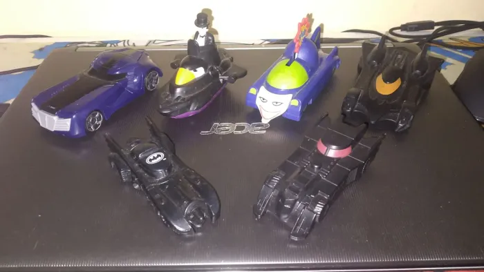Lote 6 miniaturas batmovel McDonald's e burger king 