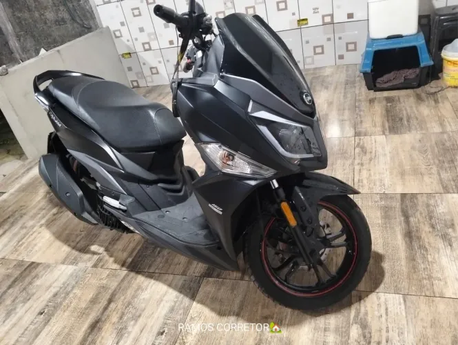 Scooter Dafra Cruisym 150