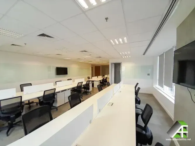 PRONTO PARA USO: Escritório MOBILIADO de 130m2 para alugar