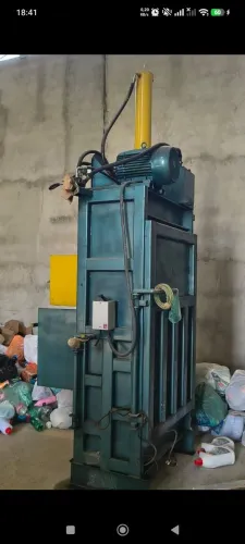 Prensa de recicláveis