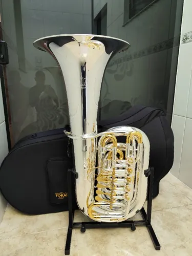 Tuba 4/4 Tokai TB-402PG 5 Rotores em Dó - Prata c/ Dourado - Nova (de mostruário) R$23.900