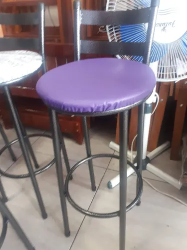 Banquetas de aço ou madeira várias cores e tamanhos