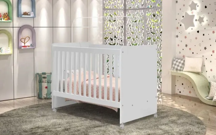 Berço infantil branco com colchão