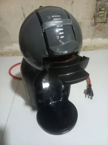 Cafeteira NESCAFE DOLCE GUSTO.
