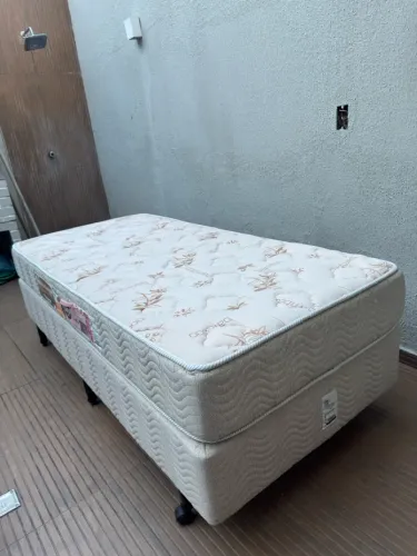 VENDO CAMA DE SOLTEIRO 