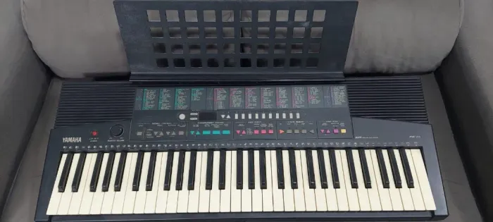 Teclado Yamaha PSR-215