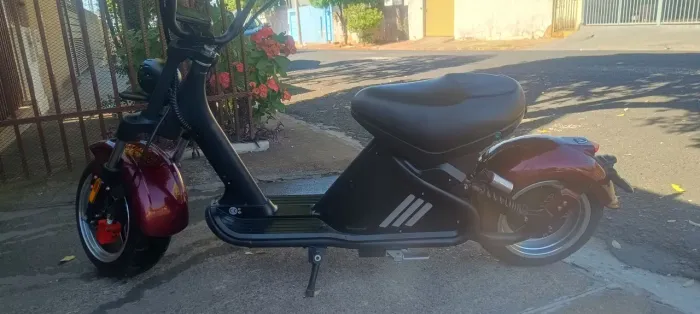 Moto elétrica.