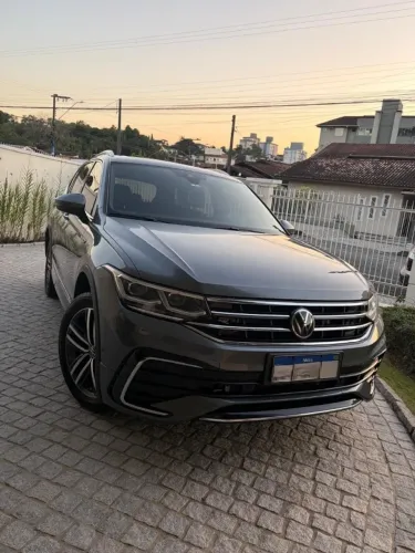 Volkswagen Tiguan Allspac R-line 300 TSI 2.0 2024