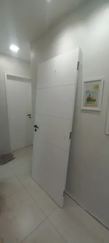 Porta - Branca de 80,0 cm, sem cachonete, com duas chaves