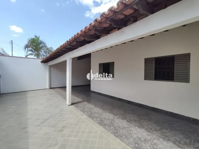 Casa com 3 quartos sendo 1 suíte disponível para venda no bairro Segismundo Pereira em Ube