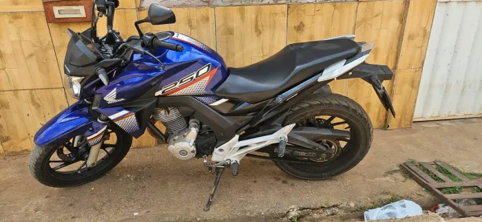 Moto honda Twister 250F 2022