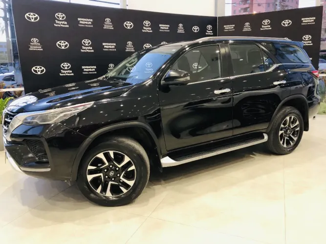 Toyota Hilux SW4 SRX 4X4 2.8 TDI 16V Dies. Aut. 2024