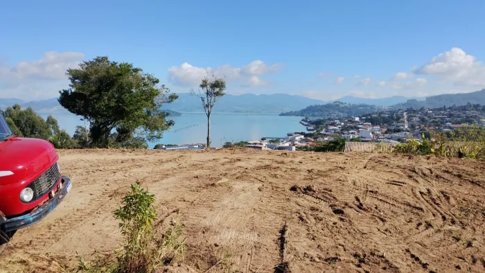 Lotes no Centro Escriturado com Vista para Lagoa