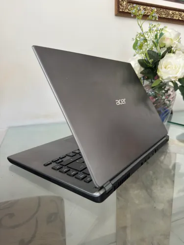 Notebook (ultrabook) i3, SSD 240, BATERIA BOA!