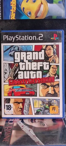 Grand Theft Auto: Liberty City Stories para PlayStation 2.
