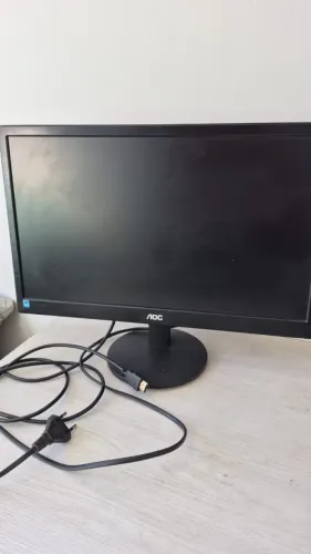 Monitor AOC 19"