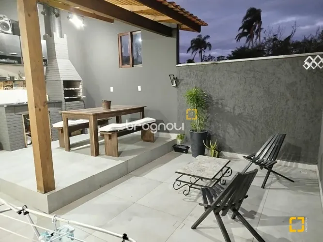 Brognoli Vende - Sobrado 2 quartos e àrea Gourmet/ Campeche