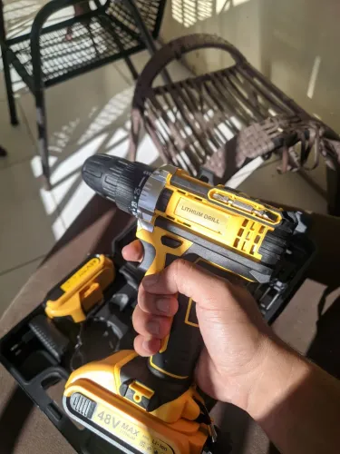 Maleta com Furadeira e 2 baterias