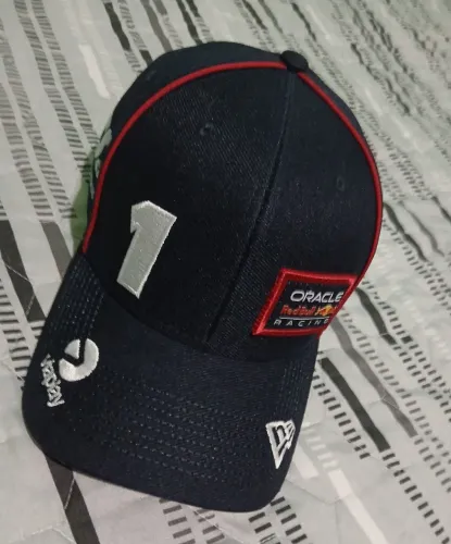 Boné red bull f1 max verstappen. Original. Novo. Troco por capacete tamanho 58.