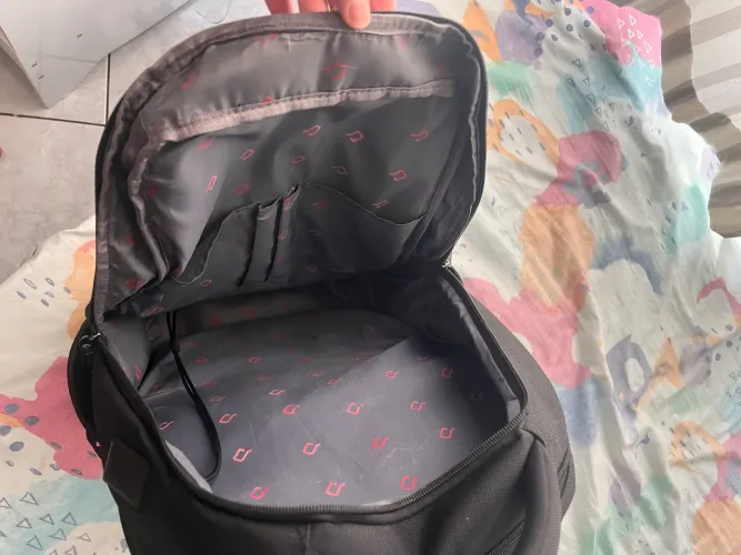 Mochila executiva preta para notebook 16 polegadas