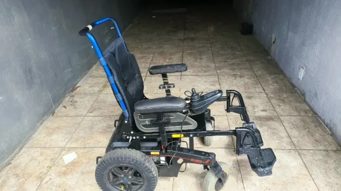 Cadeira de roda Motorizada
