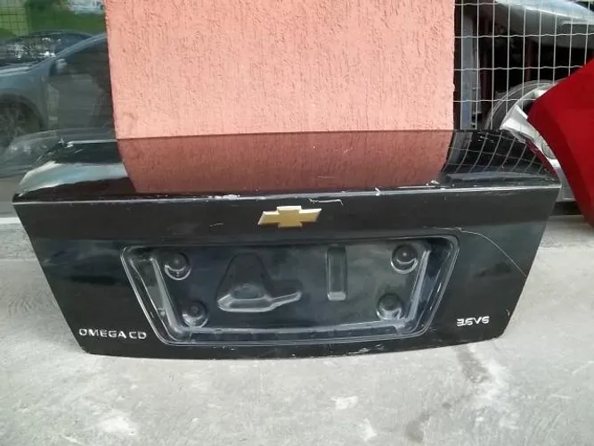 Tampa Traseira Chevrolet Omega 3.6 V6 Original 2003.2006