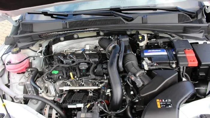 motor onix plus turbo 2021 ( aceitamos cartões )