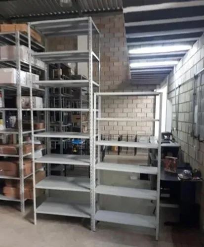 Prateleiras usadas
