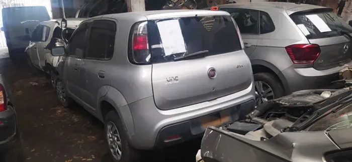 Para choque traseiro Fiat uno