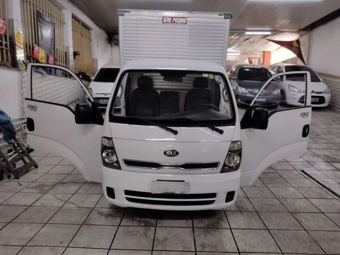 Kia bongo baú turbo diesel ano 2015 novo 